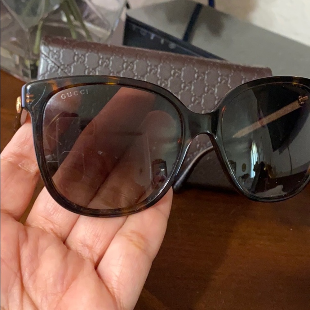 Gently worn authentic Gucci sunglasses 🕶